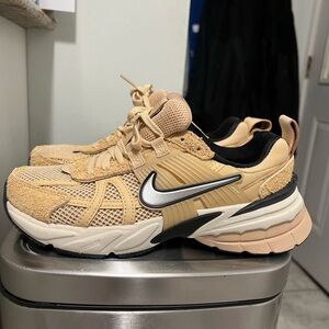 Womens nike V2K running sneaker.